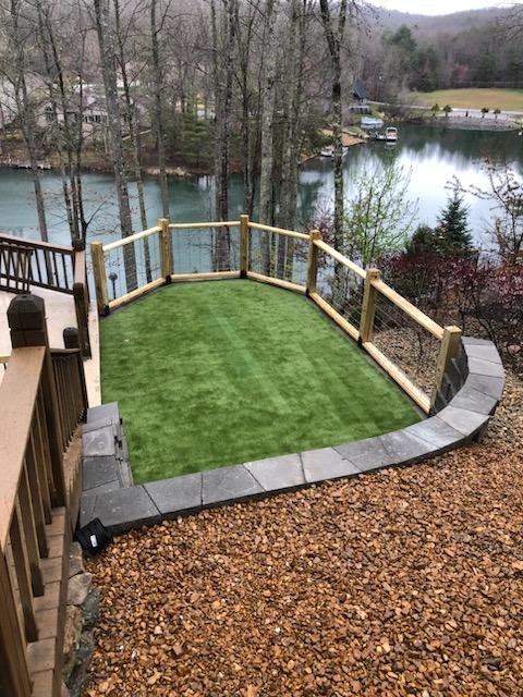 Synthetic lawn install 6
